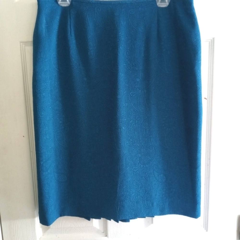 First Issue Skirt - Picture 2 of 6